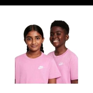 Nike Kids' Sportswear Embroidered Futura T-Shirt Magic Flamingo XL EUC